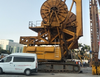 寶峨BC40(利勃海爾885底盤(pán))，整車(chē)液壓維修